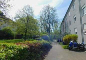 Trier Heiligkreuz - 3 Zimmer Whg. Kü./Bad/ Loggia- im Hochparterre in MFH