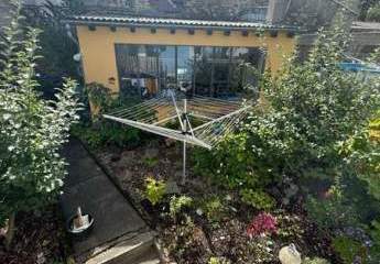 Hier tobt nicht nur das Leben, Ihre Kinder dürfen es auch. (M)Einfamilienhaus mit Garten-mit Blumen