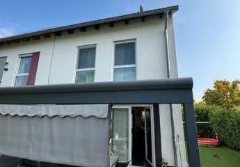 Es gibt sie noch: Die WOHLFÜHL-Doppelhaushälfte. Erschwinglich ist sie auch noch! Füße hochlegen!