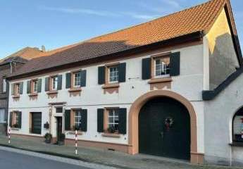 Sanierter Fachwerktraum mit Einliegerwohnung und großem Garten in Schwalmtal