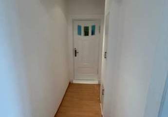 Bezugsfreie und helle 2-Zimmer Altbauwohnung nahe Havel mit Aufzug