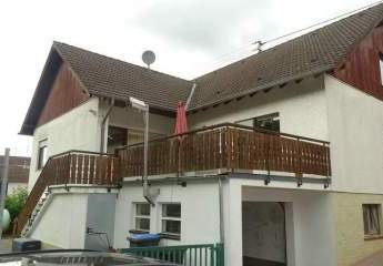 Großes Einfamilienhaus in ruhiger, gepflegter Wohnlage, mit schönem Garten und großem Balkon