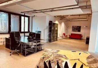 HERAUSRAGENDES BÜRO MIT LOFT FLAIR SUCHT SIE