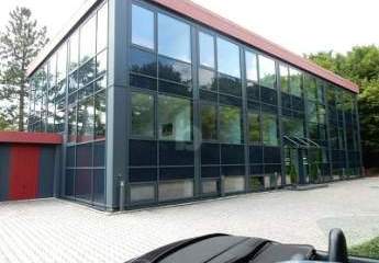 MODERNE BÜROFLÄCHE FÜR IHR UNTERNEHMEN