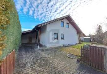 VIEL PLATZ FÜR DIE GANZE FAMILIE MIT CARPORT