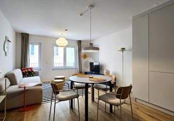 MÖBLIERT MIT BALKON IM NEUBAU