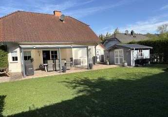 FAMILIENPARADIES MIT GARTEN UND KOMFORT