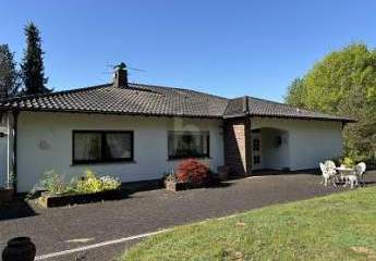 VILLA IM GRÜNEN, KOI ZUCHT, SCHWIMMBAD & SAUNA