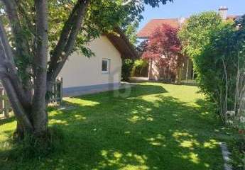 SOFORT EINZIEHEN & WOHLFÜHLEN- MIT GROßEM GARTEN