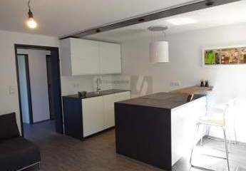 MODERN RENOVIERTE WOHNUNG - IDEAL FÜR WG