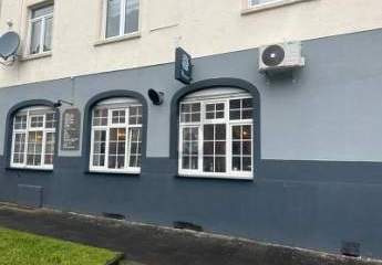 RESTAURANT MIT KEGELBAHN & AUSSTATTUNG