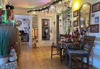 GROßZÜGIGE WOHNUNG MIT GEMÜTLICHEN BALKON