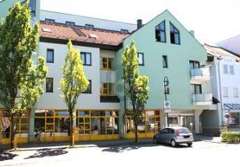 TOP LADEN MIT PARKPLÄTZEN DIREKT VORM HAUS