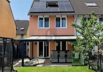 MODERNISIERT & GENÜGEND PLATZ IN RUHIGER WOHNLAGE