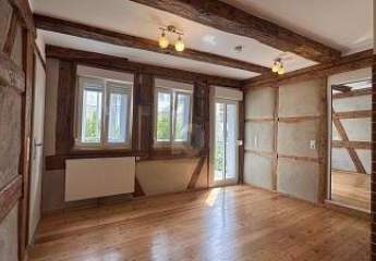 STILVOLLER ALTBAU, RENOVIERT MIT EBK IN BESTLAGE