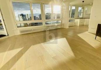 LICHTDURCHFLUTETE MIT PANORAMABLICK
