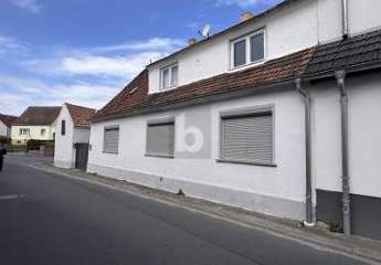 VIEL PLATZ MIT NEBENGELASS UND GARAGE