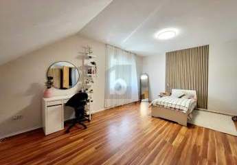 UNSCHLAGBARER PREIS ! VIEL RAUM FÜR GENERATIONEN !