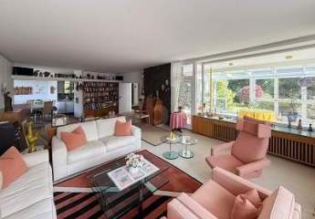 GROßZÜGIGES ANWESEN MIT POOL & GARTEN