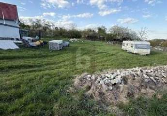 LÄNDLICHE IDYLLE: PLATZ FÜR IHRE WOHNTRÄUME