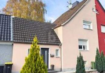 FAMILIENFREUNDLICH, TEILSANIERT, GROßER GARTEN