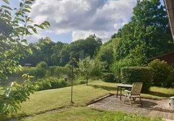 RUHEOASE MIT TEICH, FLUSS UND WALD