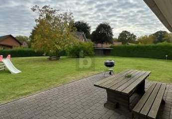 SCHÖNER FAMILIENTRAUM MIT GROßEM GARTEN