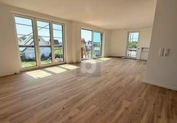 LICHTDURCHFLUTET WOHNEN MIT BALKON & AUFZUG