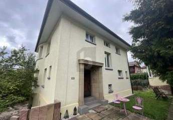 STADTHAUS FÜR DIE GANZE FAMILIE MIT GARTEN