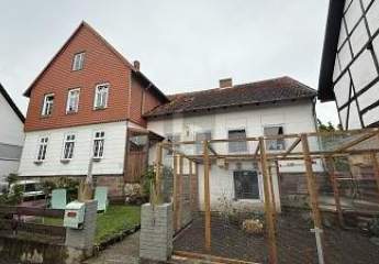 MODERNISIERT & AUSBAUFÄHIG  RUHIG GELEGEN