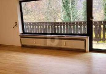 WOHNEN MIT BLICK INS GRÜNE