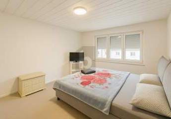 HELLE UND FREUNDLICHE ATMOSPHÄRE