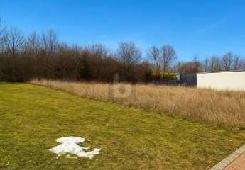 PERFEKTE BASIS FÜR IHR EIGENHEIM IN RUHIGER LAGE