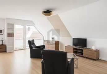 HELL & GROSSZÜGIG MIT BALKON