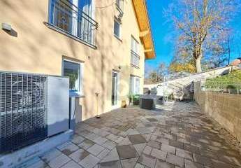 SCHÖNE DOPPELHAUSHÄLFTE MIT VIEL PLATZ