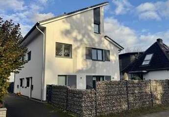 FAMILIENREFUGIUM MIT STUDIO, GARTEN & DESIGNKÜCHE