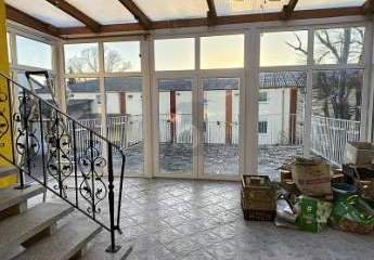 VERSTECKTES PARADIES MIT WINTERGARTEN