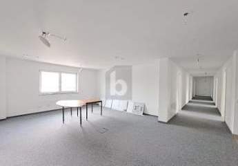 TÜP BÜRO IM 1. OG MIT AUFZUG