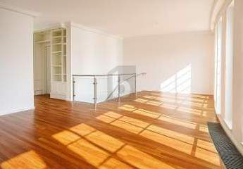 EINMALIGER WEITBLICK AM HACKESCHEN MARKT