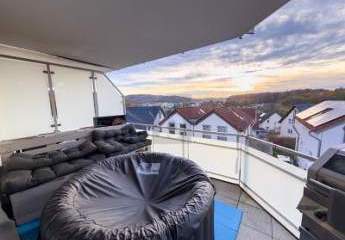 MODERN UND LICHTDURCHFLUTET MIT PANORAMABLICK