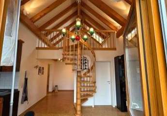 ELEGANTES DACHGESCHOSS MIT GALERIECHARME