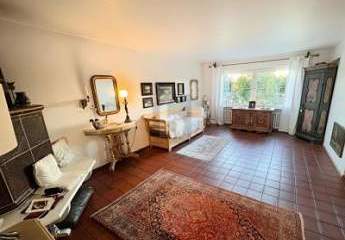 GUTE ANBINDUNG MIT PARKPLATZ