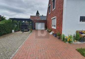 MODERNISIERTER WOHNTRAUM MIT GARTENPARADIES