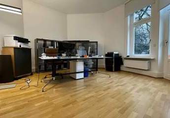 EXKLUSIV MIT ELBBLICK