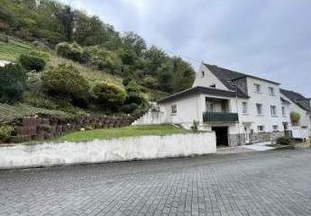 CHARMANTES ALTBAUOBJEKT MIT AUSBAUPOTENTIAL