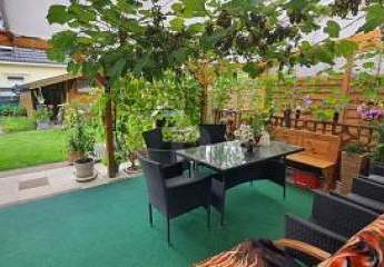 MODERNISIERTER WOHNTRAUM MIT GARTENPARADIES