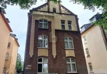 STARK SANIERUNGSBEDÜFTIGES BAUDENKMAL