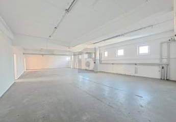 FLEXIBLE FLÄCHE IM 2. OG MIT LASTENAUFZUG