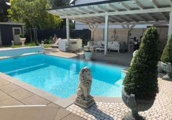 EXKLUSIVES ANWESEN MIT POOL UND SEPARATER EINHEIT