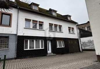 AN DER MOSEL WOHNEN, WO ANDERE URLAUB MACHEN